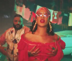 Rihanna Sexy & DJ Khaled - Wild Thoughts ft. Bryson Tiller (2017)