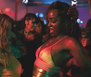 Rihanna Sexy & DJ Khaled - Wild Thoughts ft. Bryson Tiller (2017)