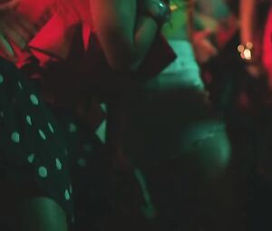 Rihanna Sexy & DJ Khaled - Wild Thoughts ft. Bryson Tiller (2017)