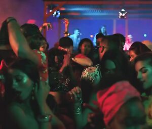 Rihanna Sexy & DJ Khaled - Wild Thoughts ft. Bryson Tiller (2017)