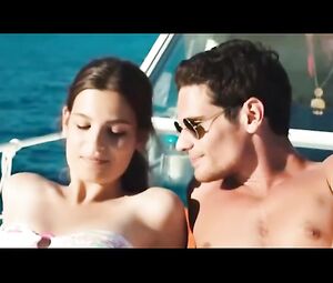 Lou Chauvain, Alma Jodorowsky Nude - Juillet Aoรปt (2016)