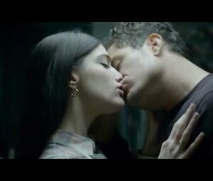Janet Montgomery, Roxanne Gregory Nude - Romans (2017)