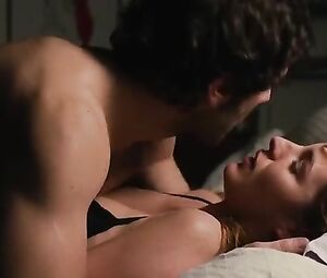 Louise Bourgoin Nude - Un heureux événement (2011)