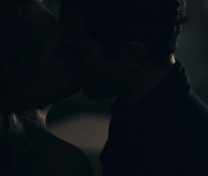 Elisabeth Moss naked - The Handmaid's Tale s02e02 (2018)