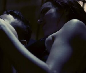 Jamie Bernadette, Olivia Bellafontaine naked - Killing Joan (2018)