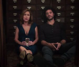 Jenna Fischer hot - Splitting Up Together s01e04 (2018)