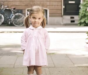 Romy Lauwers Nude - Het Leven Is Vurrukkulluk - Extra Scene (NL 2018)