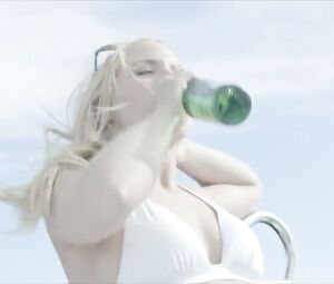 Thali Liberman Nude - Blikkfang (2011)