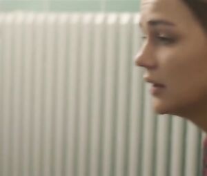 Jytte-Merle Böhrnsen nude, Luise Heyer sexy - Einmal bitte Alles (2017)