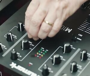 Malya Roman nude, Valérie Decobert-Koretzky nude, Brigitte Faure nude - Nu s01e04 (2018)