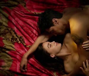 Michelle Badillo, Mishel Prada, Melissa Barrera nude - Vida s01e03 (2018)