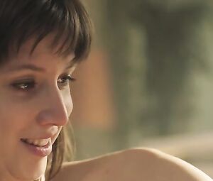 Romy Lauwers naked - Het leven is vurrukkulluk (2018)