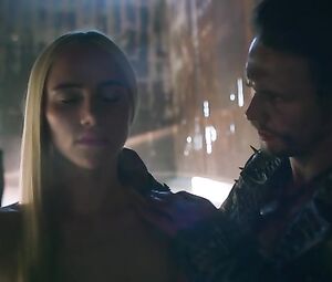 Suki Waterhouse naked - Future World (2018)