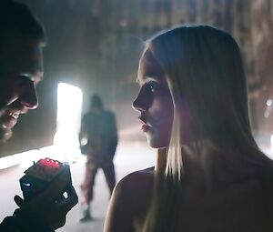 Suki Waterhouse naked - Future World (2018)