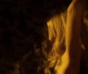 Clara Choveaux nude - Elon Nao Acredita na Morte (2016)