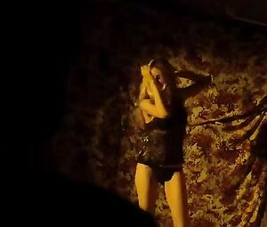 Clara Choveaux nude - Elon Nao Acredita na Morte (2016)