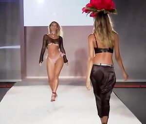 Fashion naked(underwear) show