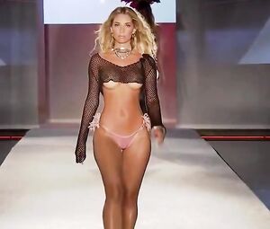 Fashion naked(underwear) show