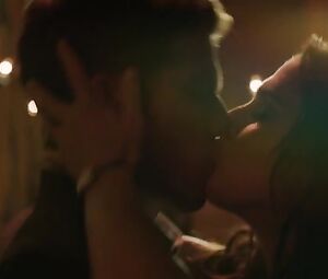 Shoshannah Stern hot - This Close - Season 01 (2018)