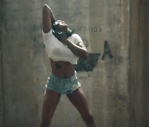Azealia Banks sexy music - Anna Wintour (2018)