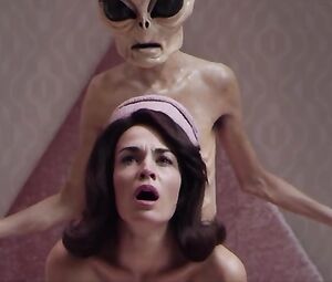 Sara Rivero nude - Lo siento mi amor (2018)
