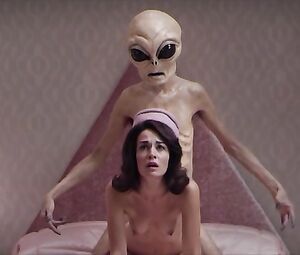 Sara Rivero nude - Lo siento mi amor (2018)