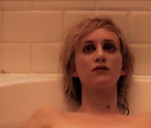 Anael Snoek nude - Albedo (2011) Bath scene