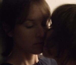 Hot Lesbian Scene - A trois on y va