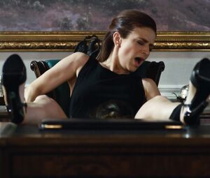 Ingobernables - Hot Lesbian Scene