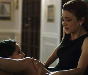 Ingobernables - Hot Lesbian Scene