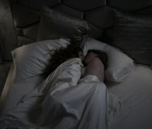 Philip K Dicks Electric Dreams - Hot Lesbian Scene