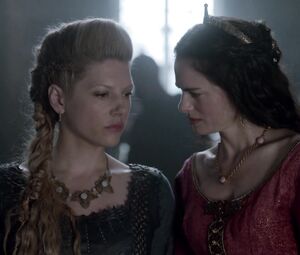 Vikings - Lesbian Kiss Scene