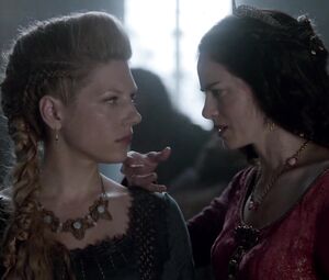 Vikings - Lesbian Kiss Scene