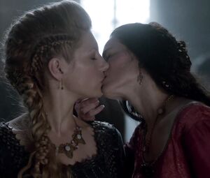 Vikings - Lesbian Kiss Scene