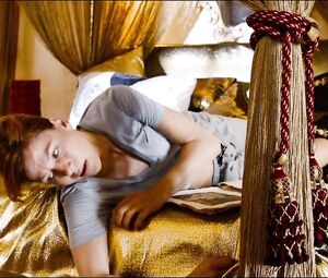 Affenkönig - Solo girl scene