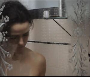 Girl Masturbating in Shower - Como Esquecer