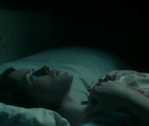 Solo Actress in the bed - White Heat