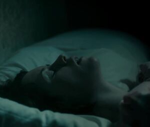 Solo Actress in the bed - White Heat