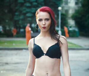 Yuliya Khlynina nude - Tolko ne oni  (2018)