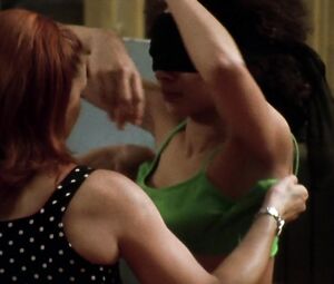 Salome Cox, Sandra Richefort nude - Trio dangereux (2001)
