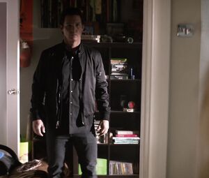 Dichen Lachman nude - Animal Kingdom s03e04 (2018)