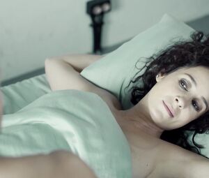 Olga Sutulova naked - Soderzhanki s01e02 (2019)