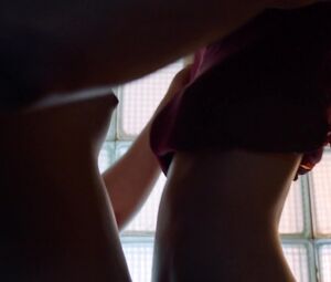 Rafaela Mandelli nude - Intimidade Entre Estranhos (2018)