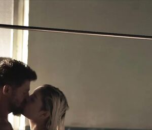 Sophie Charlotte nude - Ilha de Ferro s01e07 (2018)