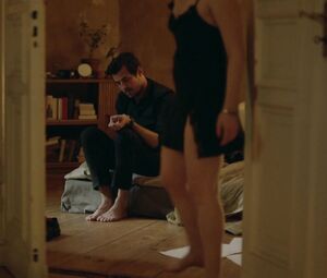 Elisabeth Moss naked - The Square (2017)