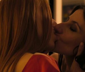 Macarena Carrere, Ximena del Solar nude - Trauma (2017)