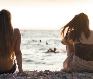 Caro Cult, Amelie Plaas Link nude - Interrail (2018)