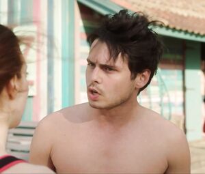 Manon Allender nude - Deutsch les Landes s01e04(2018)