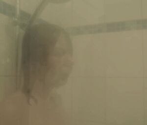 Susanne Bredehoft nude - Dunnes Eis (2018)