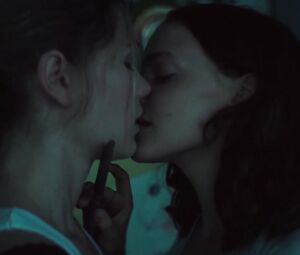 Madeline Brewer, Sarah Hay, Imogen Waterhouse nude - Braid (2018)